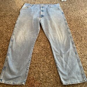 Wrangler Men's Relaxed Fit Light Blue Jeans